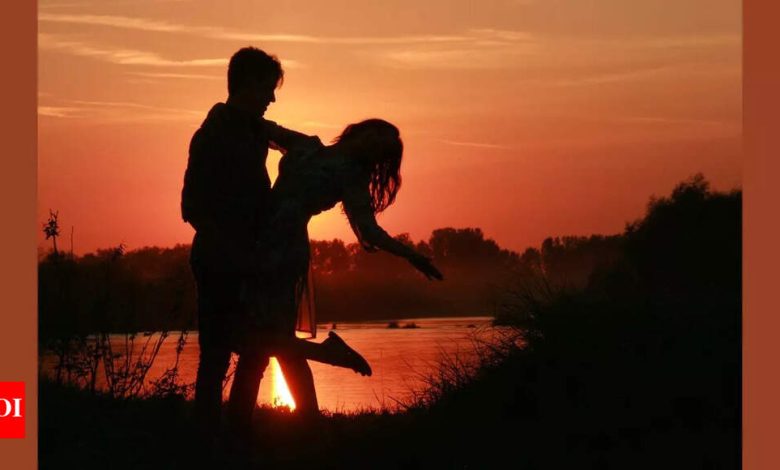 How to Flirt: Smooth operator or walking Cringe? How to Flirt: Smooth operator or walking Cringe?
